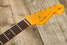 [PREORDER] Fender Custom Shop 1960 Stratocaster Relic Electric Guitar w/Matching Peg, 3-Tone Sunburst