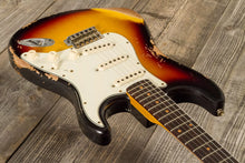 [PREORDER] Fender Custom Shop 1960 Stratocaster Relic Electric Guitar w/Matching Peg, 3-Tone Sunburst