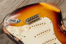 [PREORDER] Fender Custom Shop 1960 Stratocaster Relic Electric Guitar w/Matching Peg, 3-Tone Sunburst