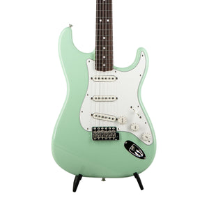 [PREORDER] Fender FSR Collection Traditional Late 60s Stratocaster Electric Guitar, RW FB, Surf Green