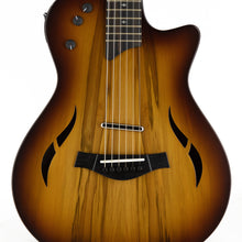 [PREORDER] Taylor T5z Classic Electric Guitar w/Case, Sassafras Top