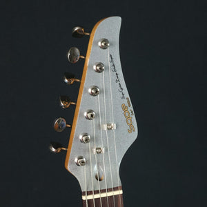 SQOE SEST700, Glitter Super Stratocaster HSS Electric Guitar with Alter Switch - Silver ( SEST-700 / SEST / SEST700-SV )