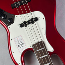 [PREORDER] Fender Japan Traditional 70s Jazz Bass Guitar, RW FB, Candy Apple Red