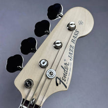 [PREORDER] Fender Japan Traditional 70s Jazz Bass Guitar, RW FB, Candy Apple Red
