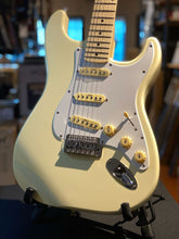 Aiersi Solid Body Stratocaster Electric Guitar - ST-11, Pearl White