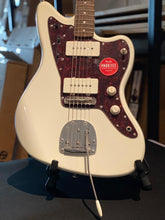 Squier Classic Vibe 60s Jazzmaster Electric Guitar, Laurel FB, Olympic White