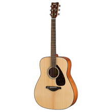 Yamaha FG800M Solid Spruce Top Acoustic Guitar Package - Natural