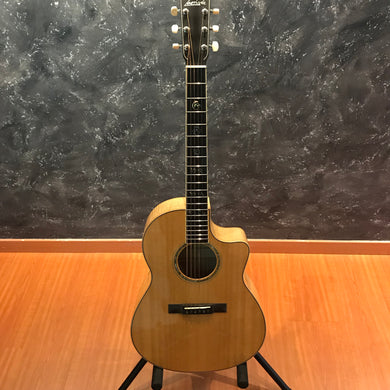 Larrivee LSV-11 Maple Acoustic Guitar