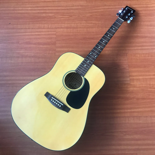 Suzuki SDG10 Natural Finish Dreadnought Acoustic Guitar