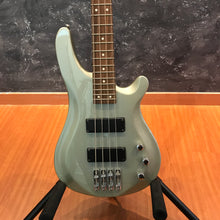 Suzuki SB1-15 Silver 4 String Bass Guitar