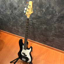 Suzuki BK10 Black Bass Guitar